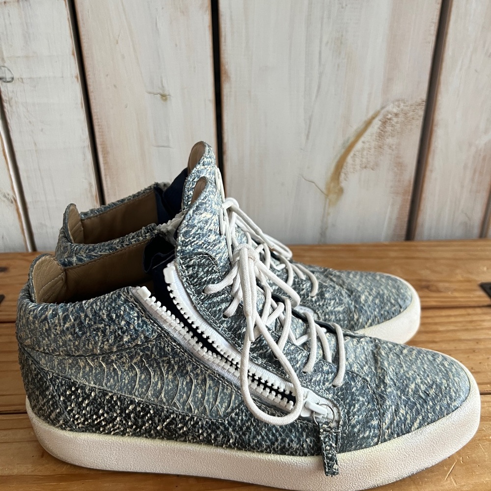 Giuseppe Zanotti Textured Leather High-Top Sneakers – Blue/Grey – EU 45 - Picture 2 of 5